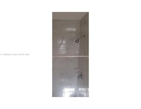 1200 NE 110th St in Miami, FL - Building Photo - Building Photo