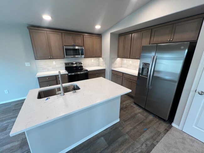property at 4706 W Oak Ave