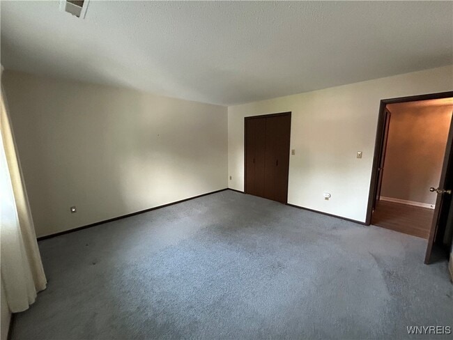 property at 186 Peppertree Dr