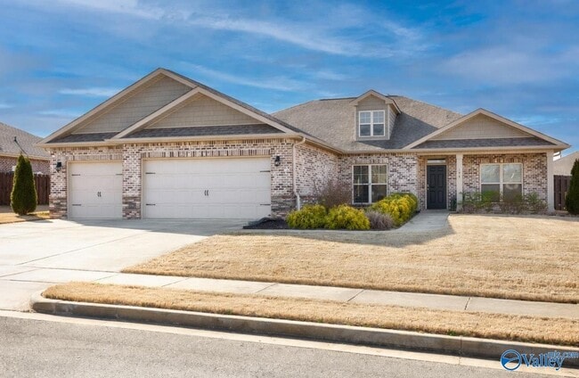 property at 106 Oak Fletcher Dr