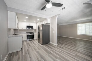 Charter Oaks in Covina, CA - Building Photo