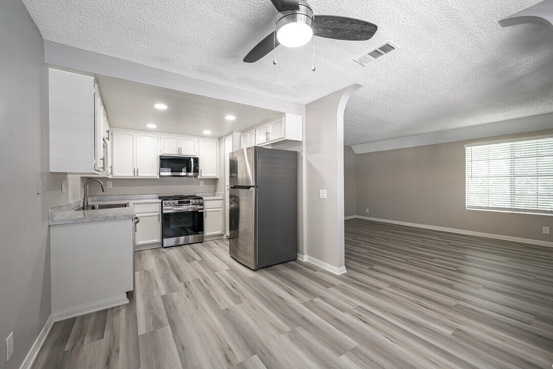 Charter Oaks in Covina, CA - Building Photo