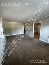 107 S West St in Cary, NC - Building Photo - Building Photo