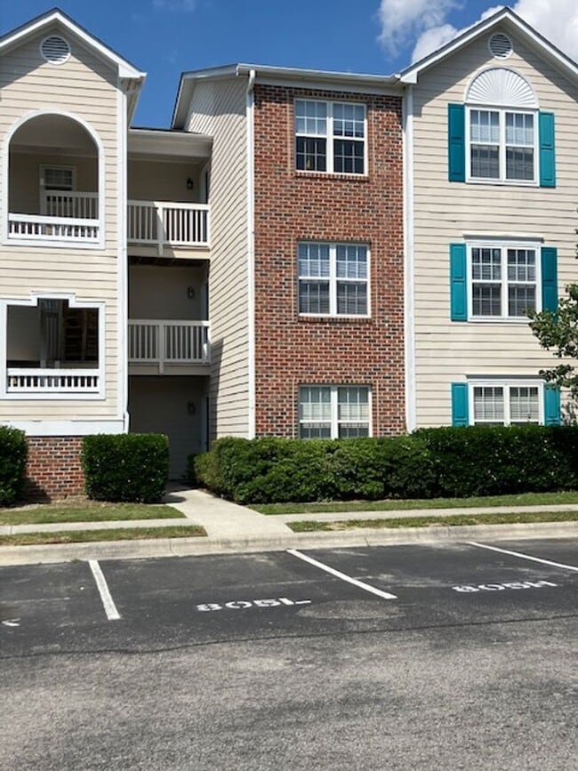 805 March Ct