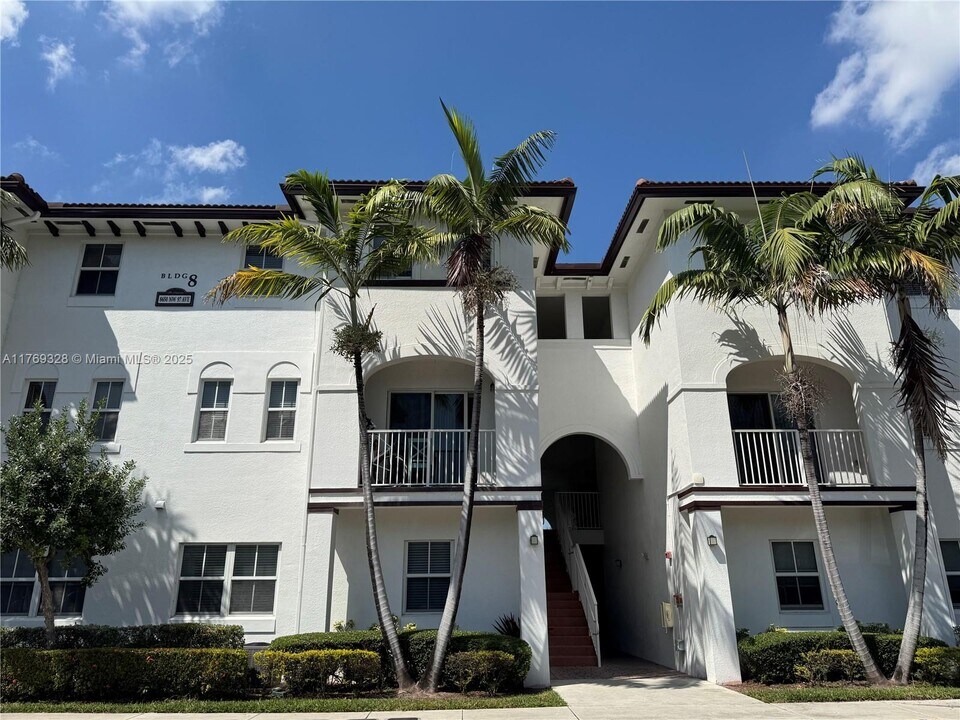 8650 NW 97th Ave in Doral, FL - Building Photo