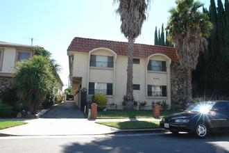 4324 Ventura Canyon Ave in Sherman Oaks, CA - Building Photo - Building Photo