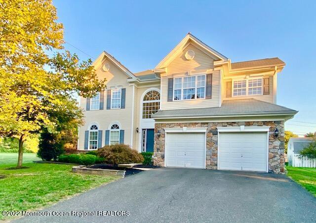24 Skurka Ct in Sayreville, NJ - Building Photo
