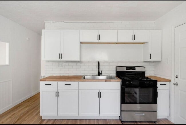 property at 3247 Poindexter Rd