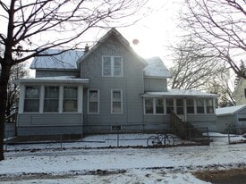 1057 15th Ave SE in Minneapolis, MN - Building Photo