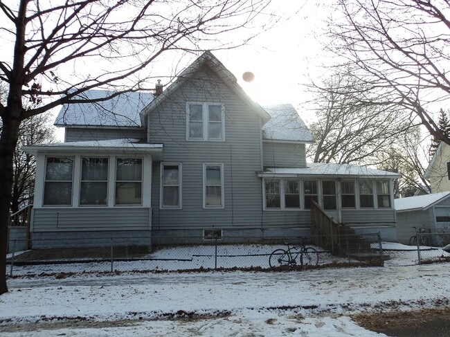 property at 1057 15th Ave SE