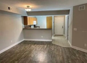2650 Oak Park Way, Unit Condo in Orlando, FL - Building Photo - Building Photo