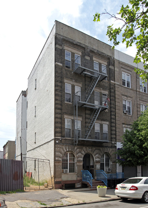 212 Lewis Ave in Brooklyn, NY - Building Photo