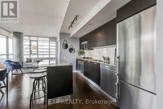 375-1375 King St W in Toronto, ON - Building Photo - Building Photo