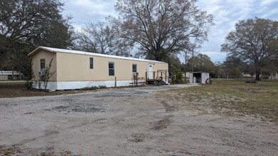 19032 Causeway Blvd in Land O Lakes, FL - Building Photo - Building Photo