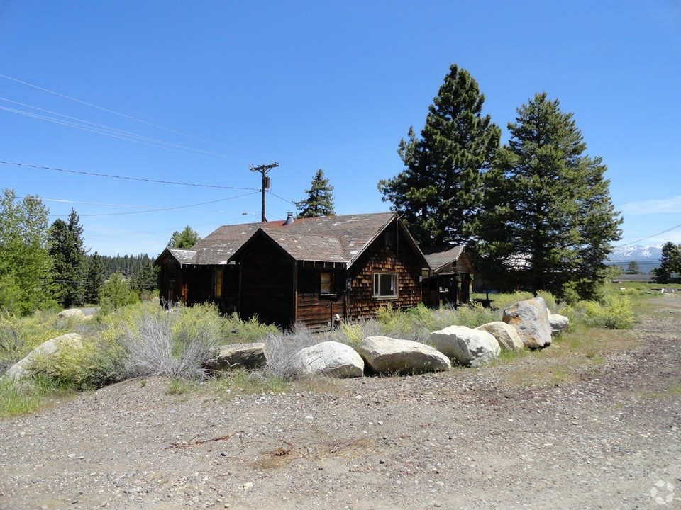 10320 Old Brockway Rd in Truckee, CA - Building Photo