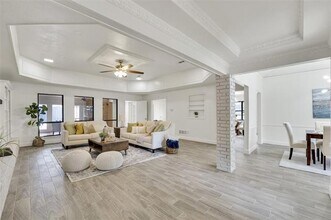 9738 Amberley Dr in Dallas, TX - Building Photo - Building Photo