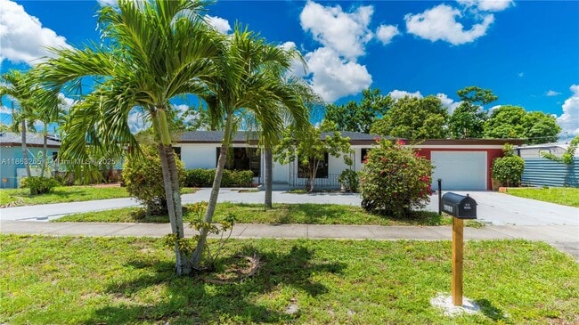 4210 SW 20th St in Fort Lauderdale, FL - Building Photo - Building Photo