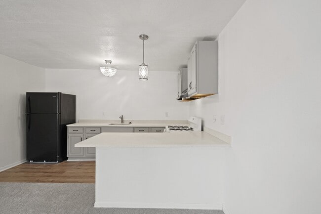 property at 602 S 3rd St