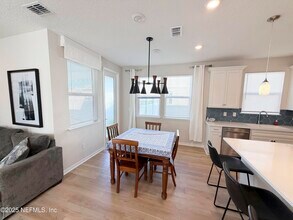 4616 Clapboard Xing Wy in Jacksonville, FL - Building Photo - Building Photo