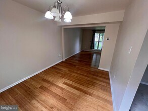 13 Dinsdale Ct in Silver Spring, MD - Foto de edificio - Building Photo