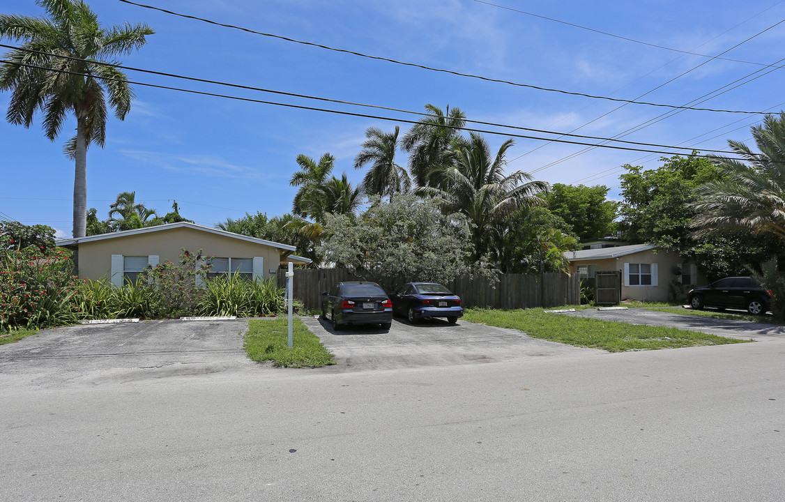 1123-1129 NE 16th Ct in Fort Lauderdale, FL - Building Photo