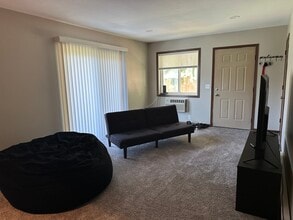 1116 12th St, Unit 102 in Baraboo, WI - Building Photo - Building Photo