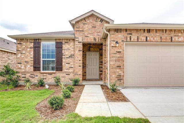 2336 Parda Alpina Ln in Fort Worth, TX - Building Photo