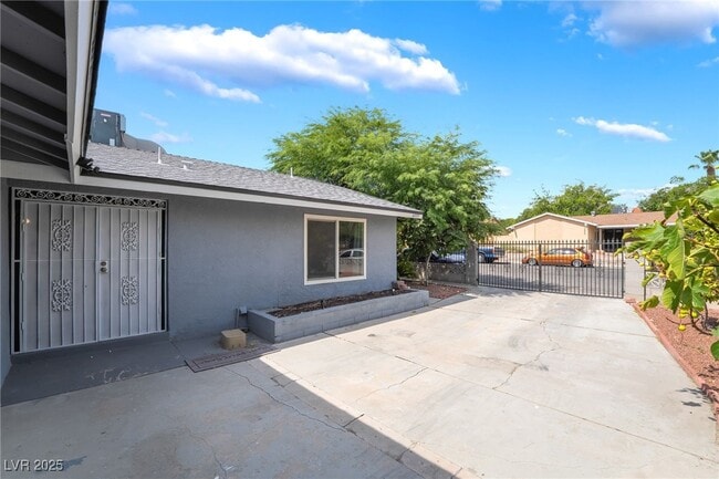 3209 Kings Way in Las Vegas, NV - Building Photo - Building Photo