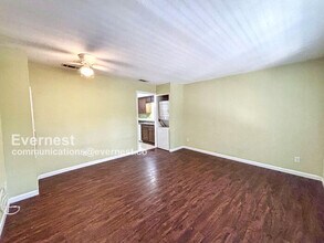 710 E Dean Keeton St in Austin, TX - Foto de edificio - Building Photo