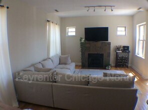 6015 N Mozart St in Chicago, IL - Building Photo - Building Photo