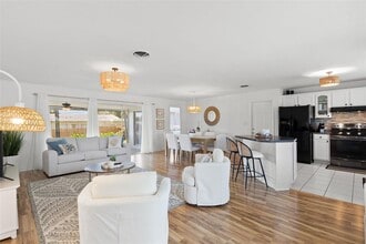 3488 Shady Bluff Dr in Largo, FL - Building Photo - Building Photo