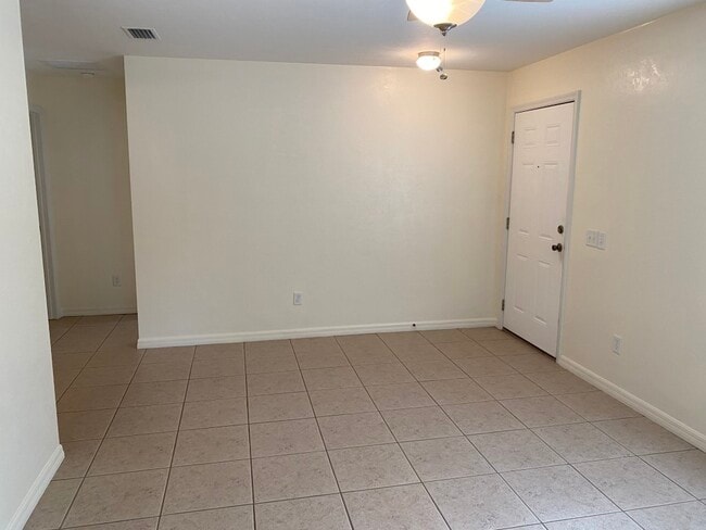 1023 NE 2nd Ave in Trenton, FL - Building Photo - Building Photo