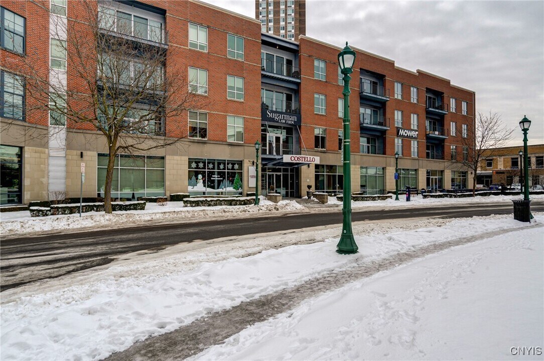 211 W Jefferson St in Syracuse, NY - Building Photo