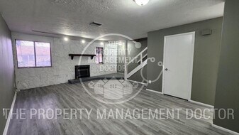4710 Stonepointe Pl in Tampa, FL - Building Photo