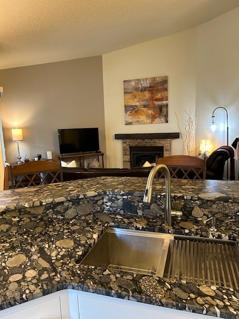 3566 Blue Jay Way, Unit 207 in Eagan, MN - Foto de edificio - Building Photo
