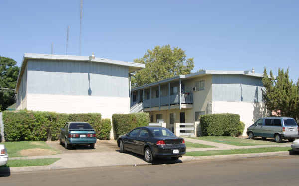 301-305 N B St in Madera, CA - Building Photo - Building Photo