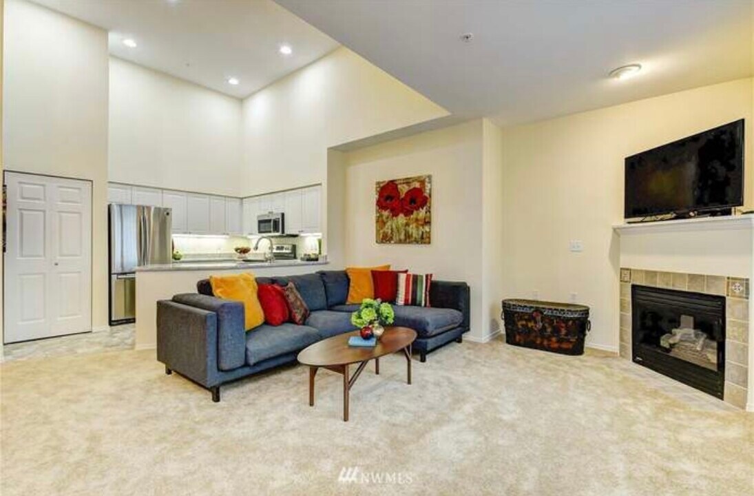 16125 Juanita Woodinville Way NE, Unit 2602 in Bothell, WA - Building Photo
