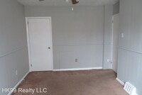 2742 Elbridge St photo'