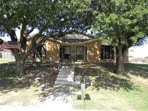 7024 Crosstimbers Ln in North Richland Hills, TX - Building Photo - Building Photo