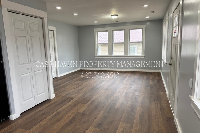 913 E Myrtle Ave-Unit -1 in Johnson City, TN - Building Photo - Building Photo