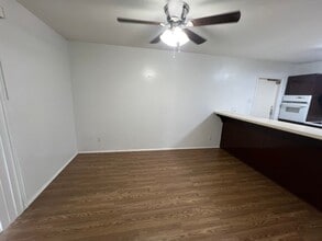 6042 Knoll Krest Dr in San Antonio, TX - Building Photo - Building Photo