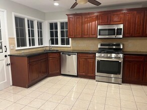 216 Mamaroneck Rd in Scarsdale, NY - Building Photo - Building Photo