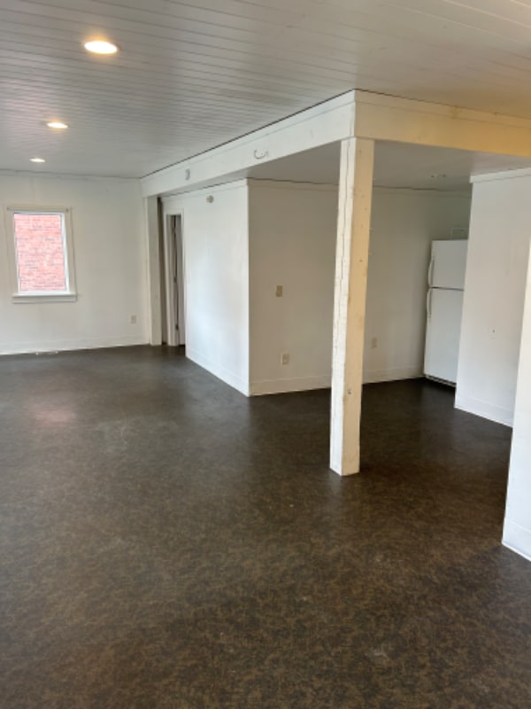 79 Main St in Madison, ME - Foto de edificio - Building Photo