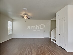 2742 Meadowood Heights in New Braunfels, TX - Building Photo - Building Photo