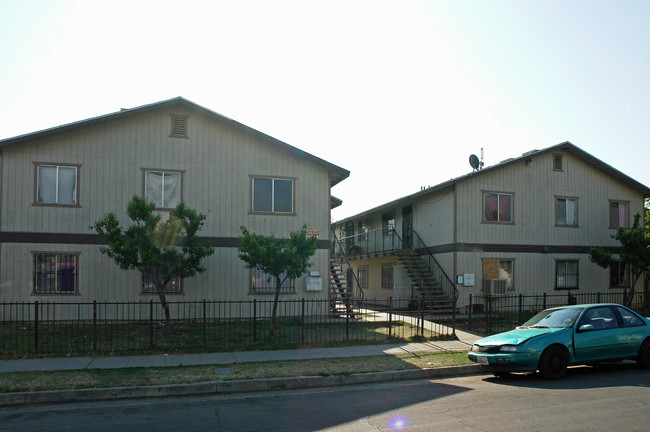 474-482 N Glenn Ave in Fresno, CA - Building Photo - Building Photo