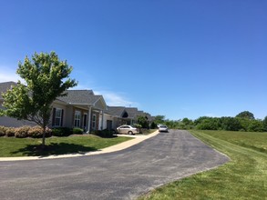 Quail Run Senior Villas in Hillsboro, OH - Foto de edificio - Building Photo