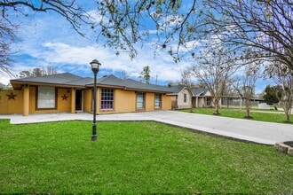 6439 Hidden Arbor Ln in Houston, TX - Building Photo - Building Photo