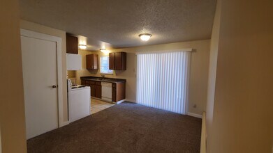 10321 146th St E in South Hill, WA - Foto de edificio - Building Photo