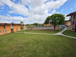 9437 SW 76th St in Miami, FL - Building Photo - Building Photo
