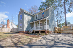 11101 Timonium Dr in Chester, VA - Building Photo